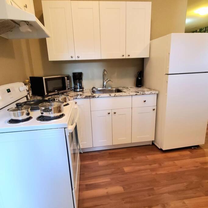 Private Suite 2Br Near Hwy 1, Heritage Park, Coliseum, Cultus Lake, Fishing, Chilliwack Exterior foto