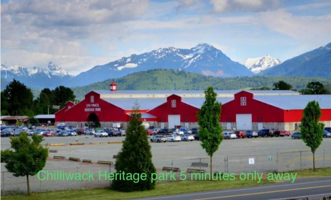 Private 2 Bedrooms Suite Near Hwy 1, Cultus Lake, Heritage Park, Fishing, Coliseum Chilliwack Habitación foto